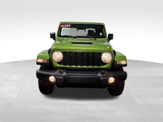 New 2026 Jeep Gladiator Sport video 3