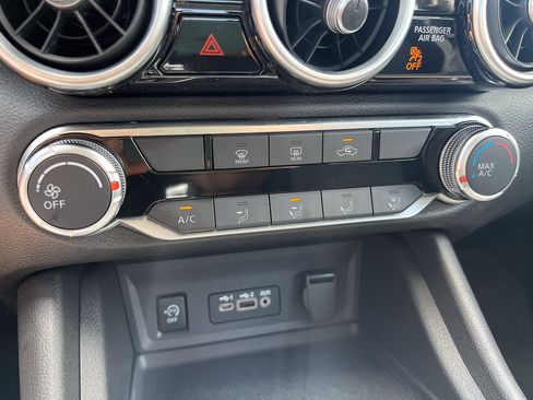 Used 2025 Nissan Sentra SV FWD image 18