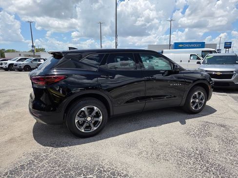 Used 2025 Chevrolet Blazer LT AWD/4WD image 14