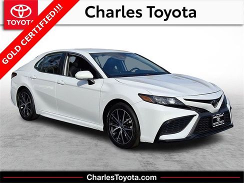 Certified 2024 Toyota Camry SE image 1