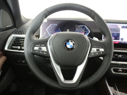 New 2026 BMW X5 xDrive40i w/ Climate Comfort Package image 14