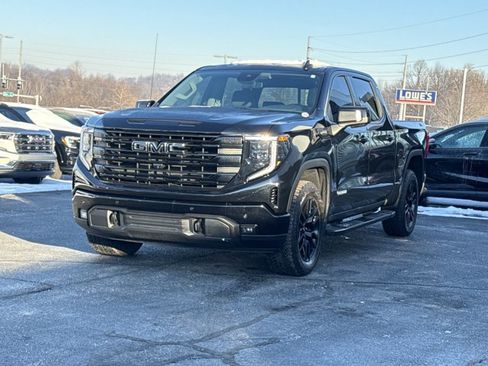 Used 2025 GMC Sierra 1500 Elevation w/ Elevation Premium Package image 9