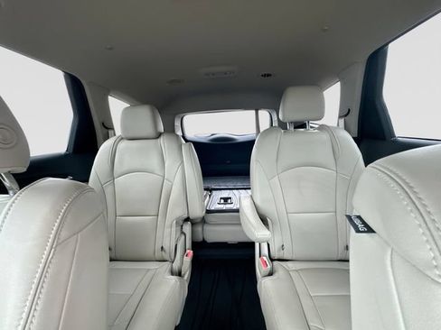 Used 2020 Buick Enclave Essence w/ Sound and Sites Package FWD image 20