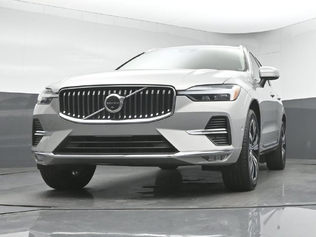 Used 2023 Volvo XC60 B5 Plus w/ Protection Package FWD image 33
