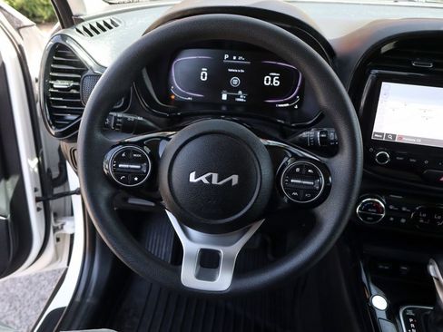 Used 2023 Kia Soul S FWD image 22