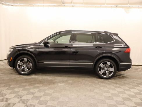 Used 2020 Volkswagen Tiguan SEL AWD/4WD image 2