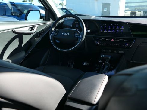 Used 2023 Kia Niro EX Touring image 25