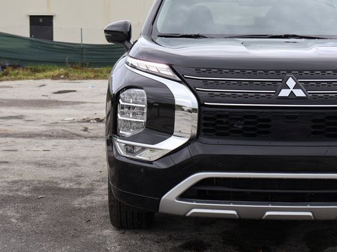 New 2025 Mitsubishi Outlander SEL image 15