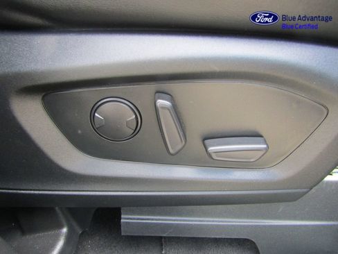 Certified 2022 Ford Explorer XLT w/ Equipment Group 202A AWD/4WD image 31