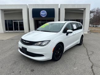 Used 2023 Chrysler Voyager LX video 1