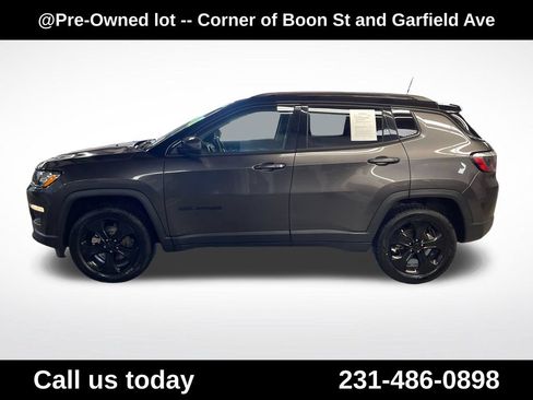 Used 2021 Jeep Compass Latitude AWD/4WD image 2