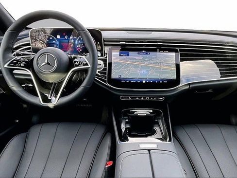 New 2026 Mercedes-Benz E 450 4MATIC Sedan image 7