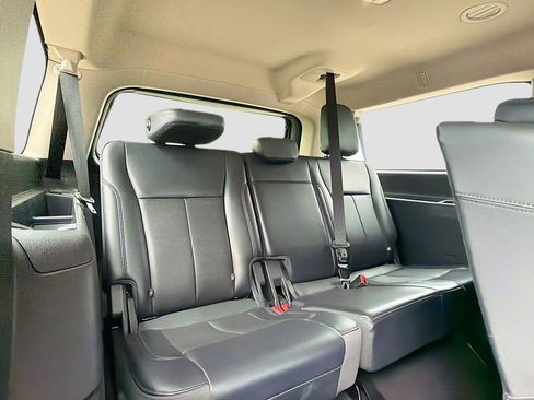 Used 2024 Ford Expedition Max XLT AWD/4WD image 29