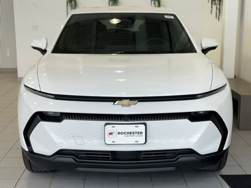 New 2026 Chevrolet Equinox EV LT image 32