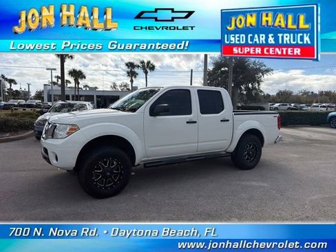 Used 2019 Nissan Frontier SV image 3