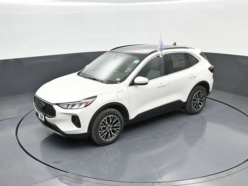 New 2025 Ford Escape SE image 30