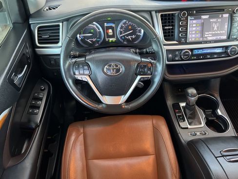 Used 2019 Toyota Highlander Limited image 15