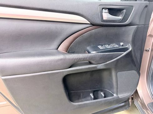 Used 2018 Toyota Highlander XLE FWD image 8