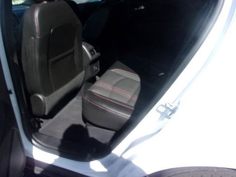 Used 2022 Chevrolet Equinox RS image 8