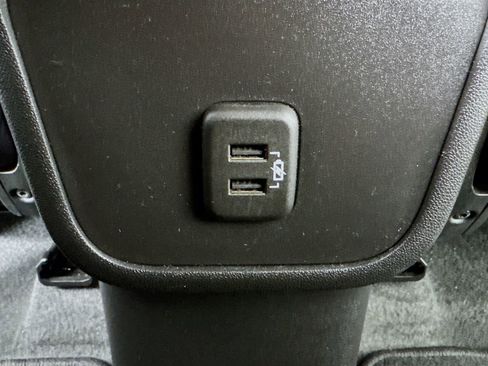 Used 2022 Chevrolet Equinox LT image 24