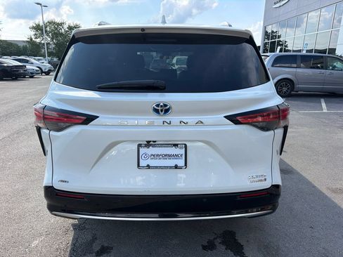 Used 2022 Toyota Sienna Limited AWD/4WD image 7
