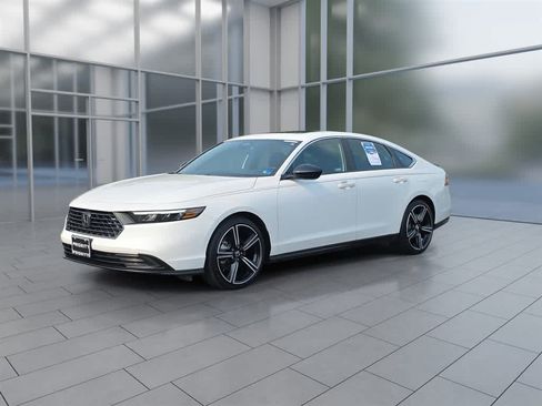 Certified 2025 Honda Accord Sport image 5