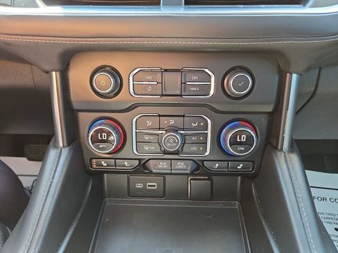 Used 2022 Chevrolet Suburban Z71 w/ Off-Road Capability Package AWD/4WD image 25