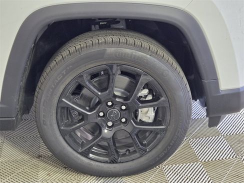 New 2026 Jeep Compass Latitude image 19