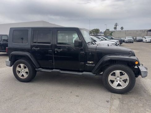 Used 2008 Jeep Wrangler Unlimited Sahara w/ Dual Top Group image 4