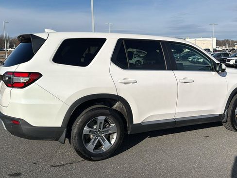 Used 2025 Honda Pilot EX-L image 5