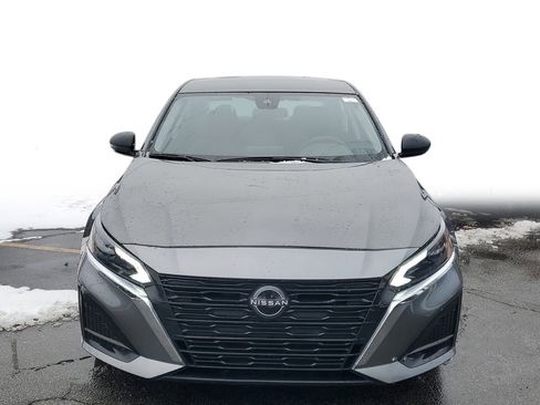 Used 2025 Nissan Altima 2.5 SV image 2