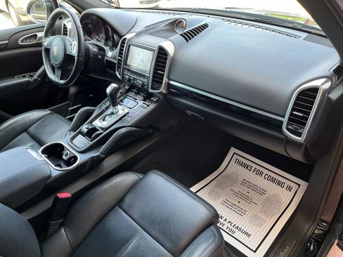 Used 2014 Porsche Cayenne Diesel Platinum Edition AWD/4WD image 20
