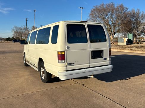 Used 1993 Ford E-350 and Econoline 350 XLT image 7
