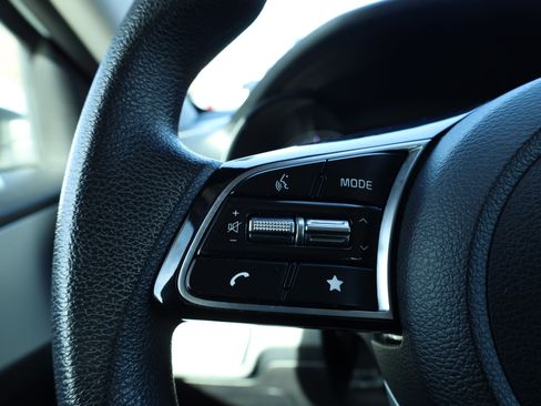 Used 2024 Kia Forte LXS w/ LXS Technology Package image 17