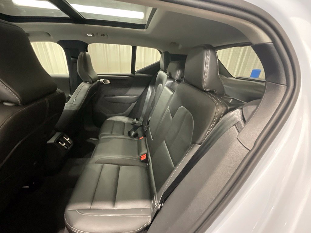 Used 2026 Volvo XC40 B5 Plus AWD/4WD image 11