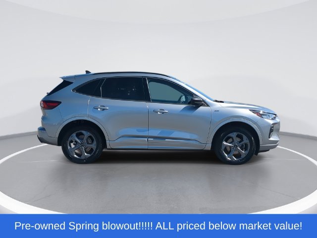Used 2023 Ford Escape ST-Line w/ Tech Pack #1 AWD/4WD image 9