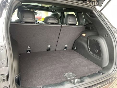 Certified 2024 Jeep Compass Limited w/ Sun and Sound Group image 18