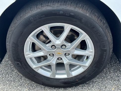 Used 2024 Chevrolet Equinox LT FWD image 13