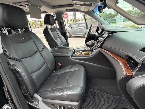 Used 2018 Cadillac Escalade ESV Premium Luxury image 10