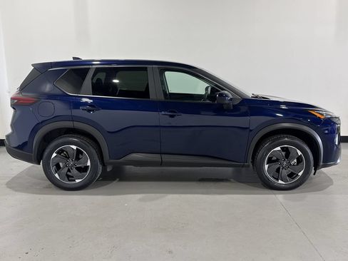 Used 2025 Nissan Rogue SV AWD/4WD image 20