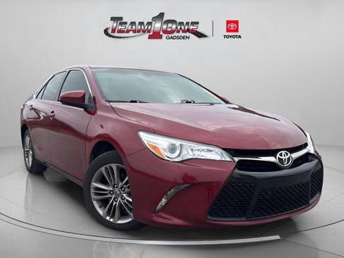 Used 2016 Toyota Camry SE w/ Moonroof Package image 1
