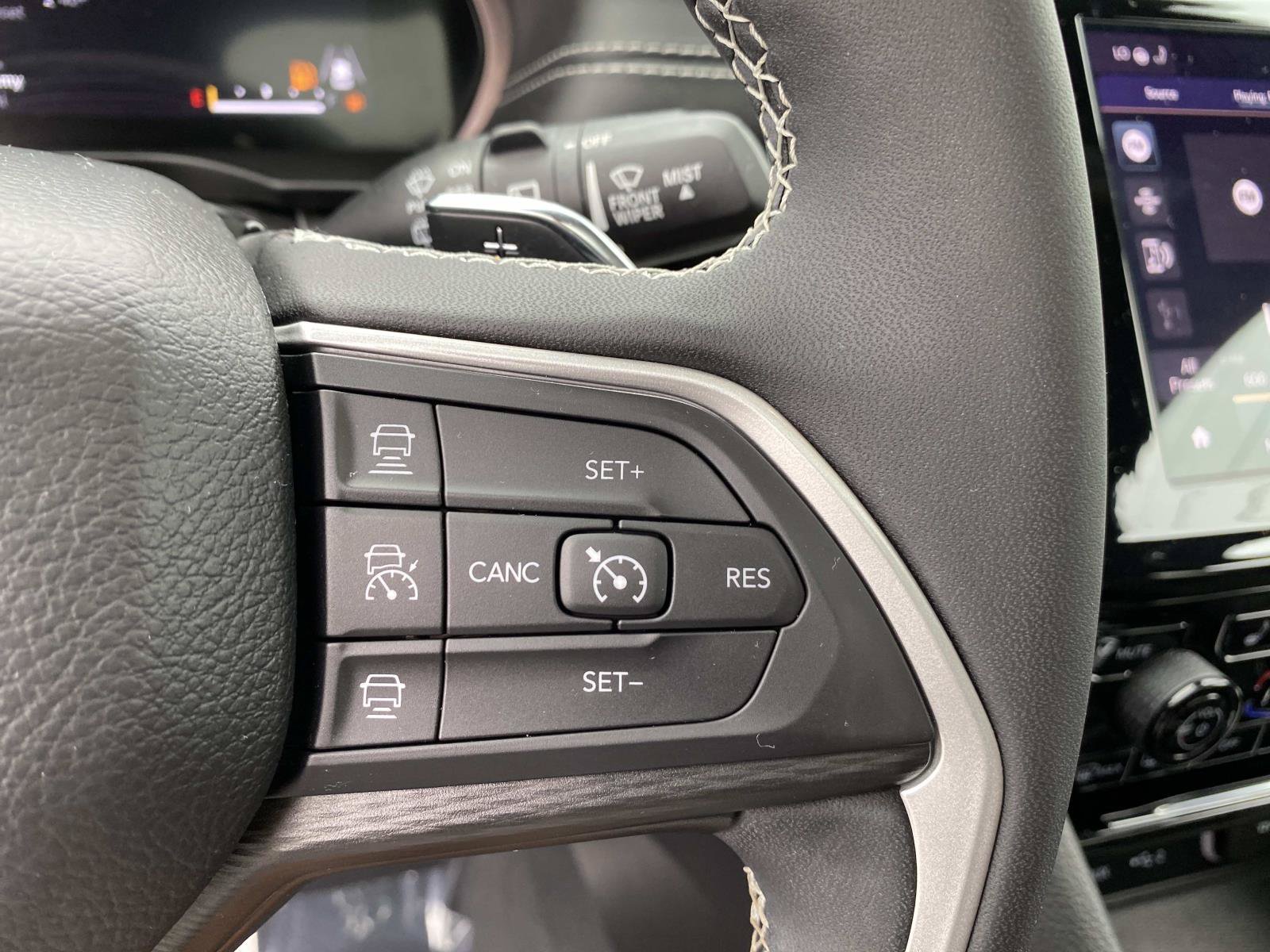 Used 2023 Jeep Grand Cherokee Altitude AWD/4WD image 18