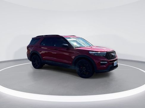 Used 2023 Ford Explorer ST w/ Equipment Group 401A AWD/4WD image 2