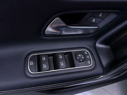 Used 2023 Mercedes-Benz CLA 250 w/ Premium Package image 17