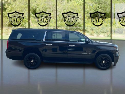 Used 2018 Chevrolet Suburban LT AWD/4WD image 4