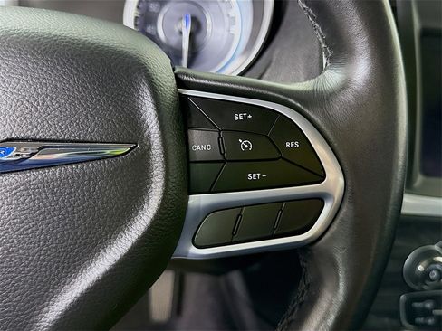 Used 2021 Chrysler 300 Touring w/ Sport Appearance Package image 21