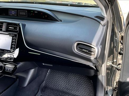 Certified 2022 Toyota Prius Prime LE image 18