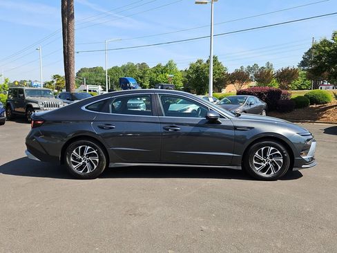 Used 2026 Hyundai Sonata Blue FWD image 8