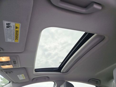 Used 2018 Honda Civic Touring image 10