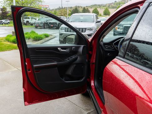Used 2022 Ford Escape SEL w/ SEL Stealth AWD Package image 15